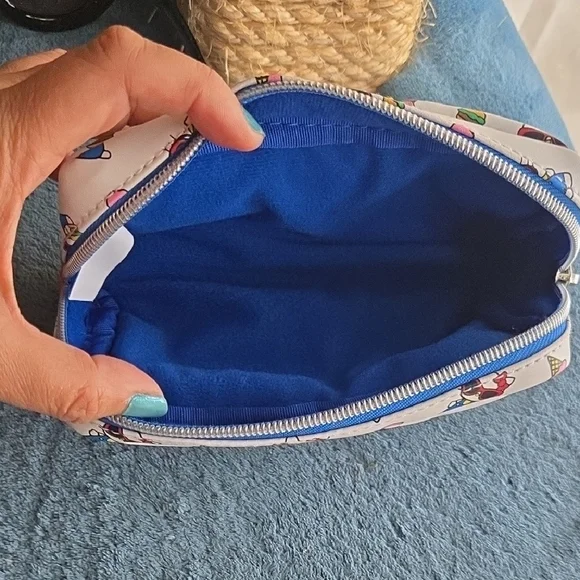 Crap Eyewear Hello Kitty Womens Sunglasses with Red Bow and Black Frame. RARE. - Picture 6 of 7